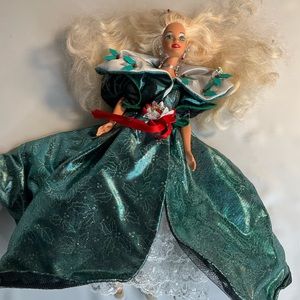 Vintage Holiday Barbie Stunning Green Dress Blonde Green Eyes Jewelry Holly